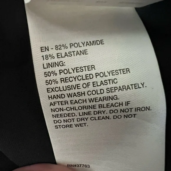 Nike Essential Long Sleeve Beach Swim Tunic Shirt Top UPF 40 Size Medium NWT - Picture 6 of 7